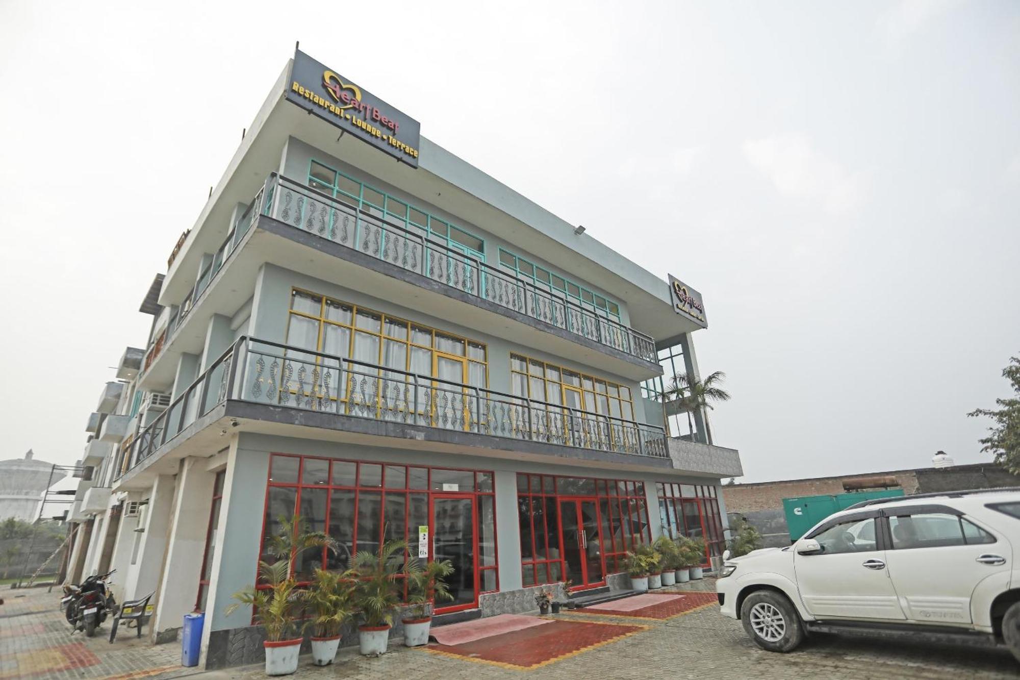 Super Hotel O Heart Beat Hotel Greater Noida Bagian luar foto
